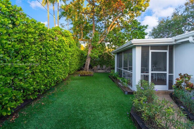 Building Photo - 333 Linwood Dr