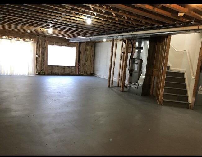 Building Photo - 325 S Cleveland Ave