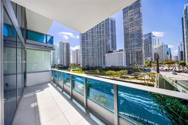 Building Photo - 200 Biscayne Blvd Way