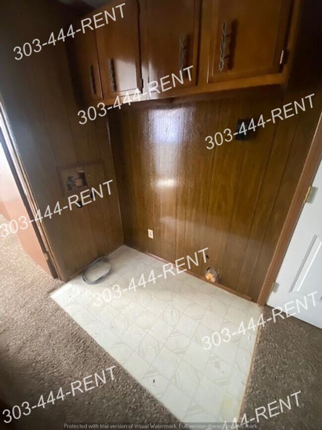 Building Photo - 217 Balsam St