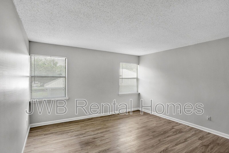 Building Photo - 10825 Key Haven Blvd