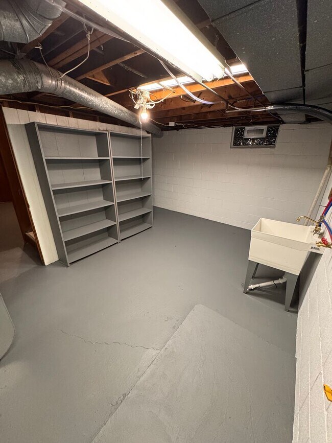 Building Photo - 1079 North Ave