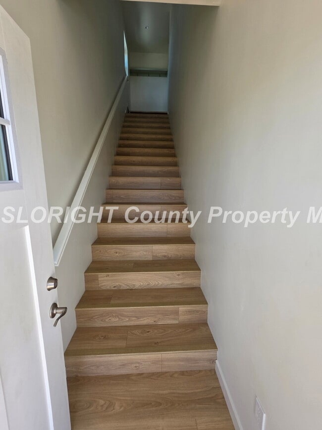 Building Photo - AVAILABLE NOW - 1 Bed, 1 Bath Morro Bay Apartment with Ocean View