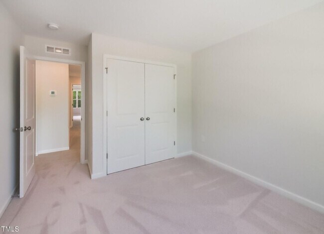 Building Photo - Modern New Townhome | 3 Bed/2.5 Bath | End...