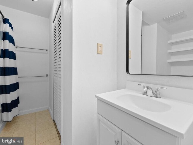 Building Photo - 2459 Pyrenees Ct