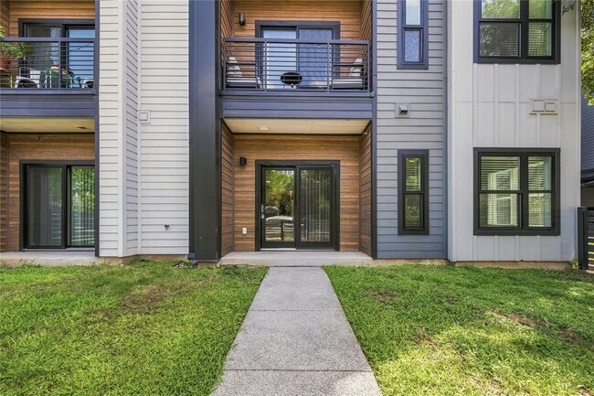 Building Photo - 3101 Govalle Ave