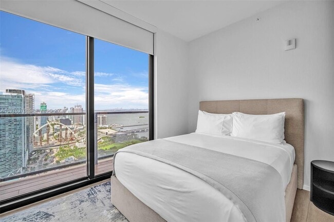 Building Photo - 398 NE 5th St