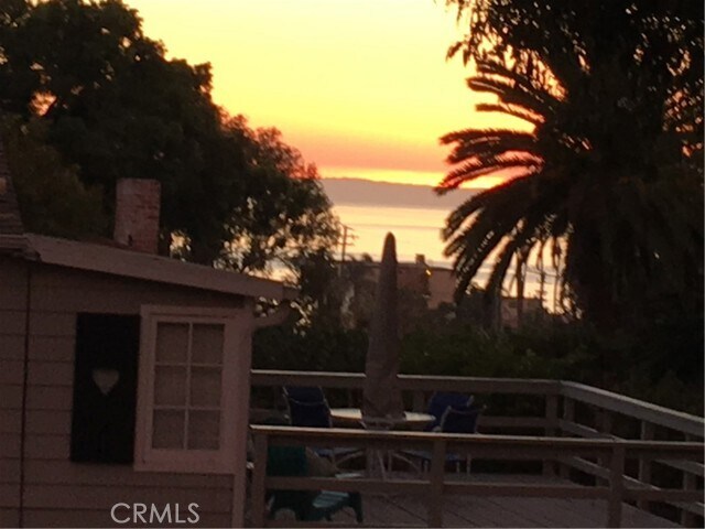 Building Photo - 460 St Ann's Dr