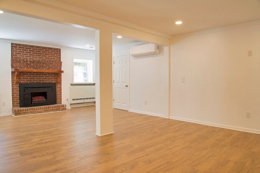Building Photo - 127 Nature Trl
