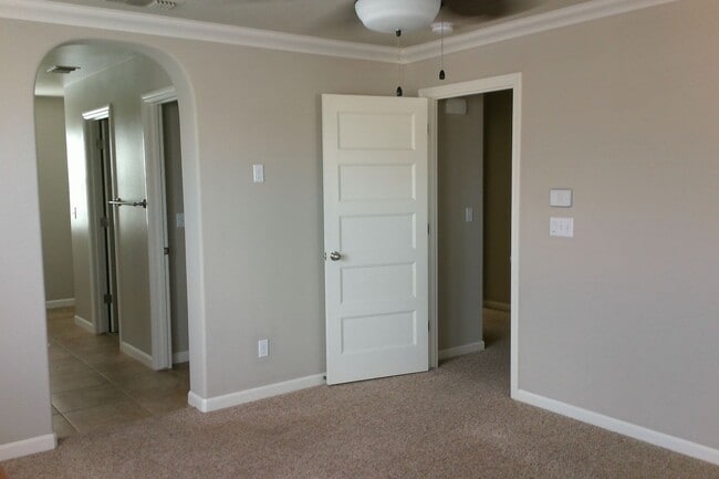 Building Photo - Beautiful 3 Bedroom 2.75 Bath Home in Harlan Ranch!