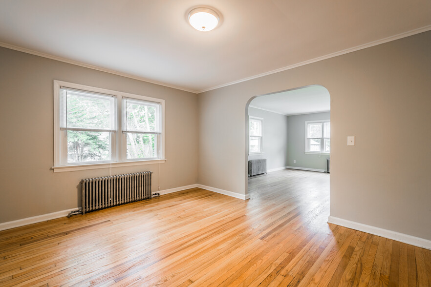 Beautiful Hardwood Floors - 523 /525 Hunting Hill Ave