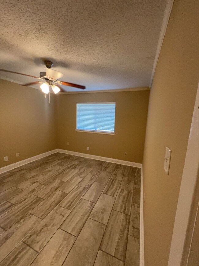 Building Photo - 7702 Tierra Verde Dr