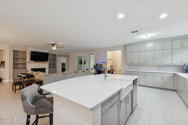 Building Photo - 75470 Sunberry Dr