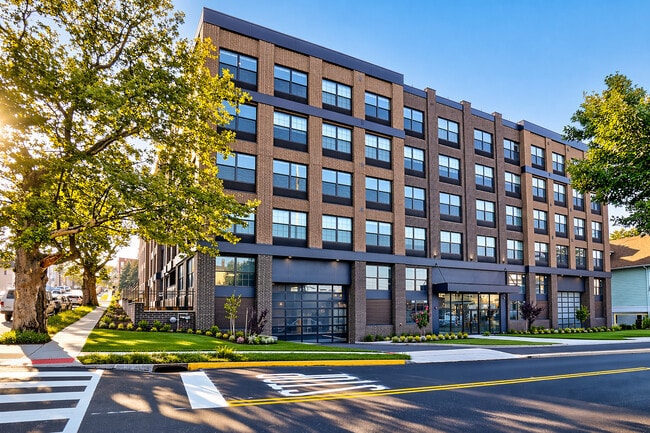 Building Photo - Cortlandt Terrace