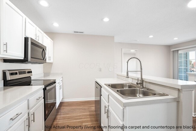 Building Photo - 4947 Stratford Pine Ln