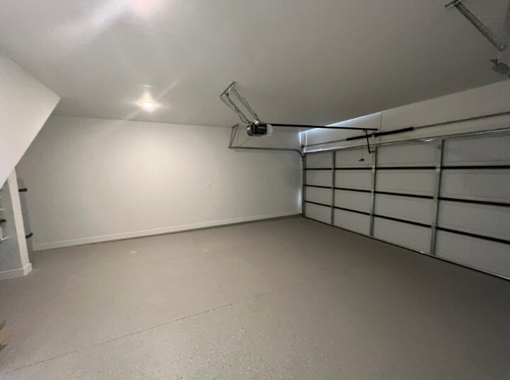 Building Photo - 1060 W Province Way