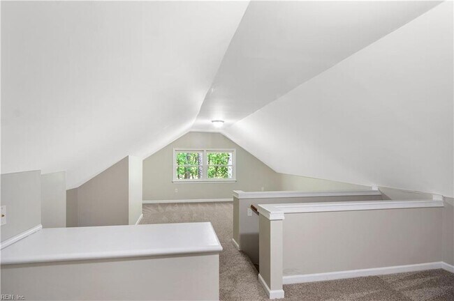 Building Photo - 107 Oak Ridge Ct