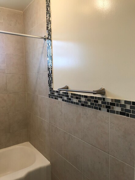 Building Photo - 291 Rother Ave