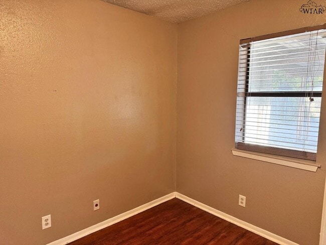 Building Photo - 4130 Lavell Ave