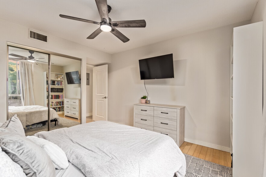 Building Photo - 1225 E Medlock Dr