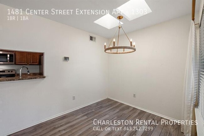 Building Photo - 1481 Center Street Ext