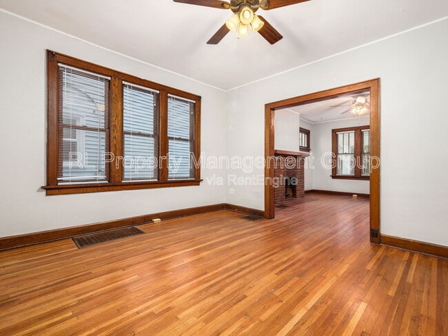 Building Photo - 219 Olentangy St