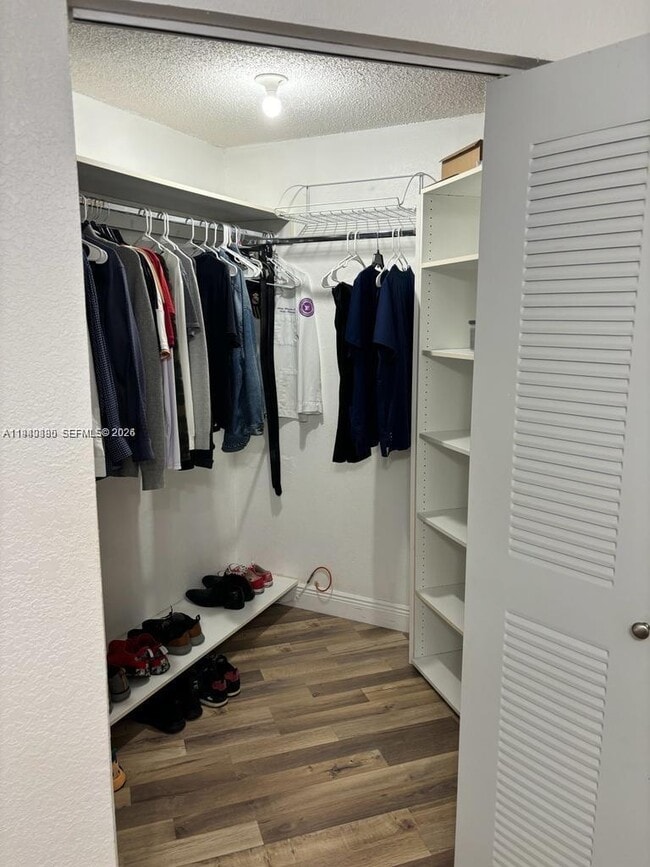 Building Photo - 9403 Fontainebleau Blvd