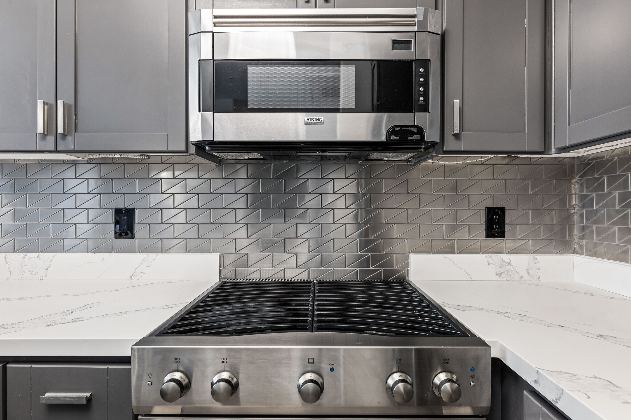 Building Photo - 4060 Glencoe Ave