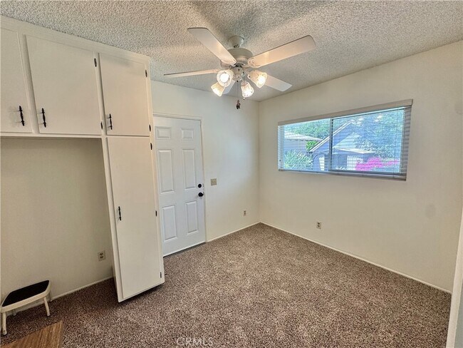 Building Photo - 509 California Dr