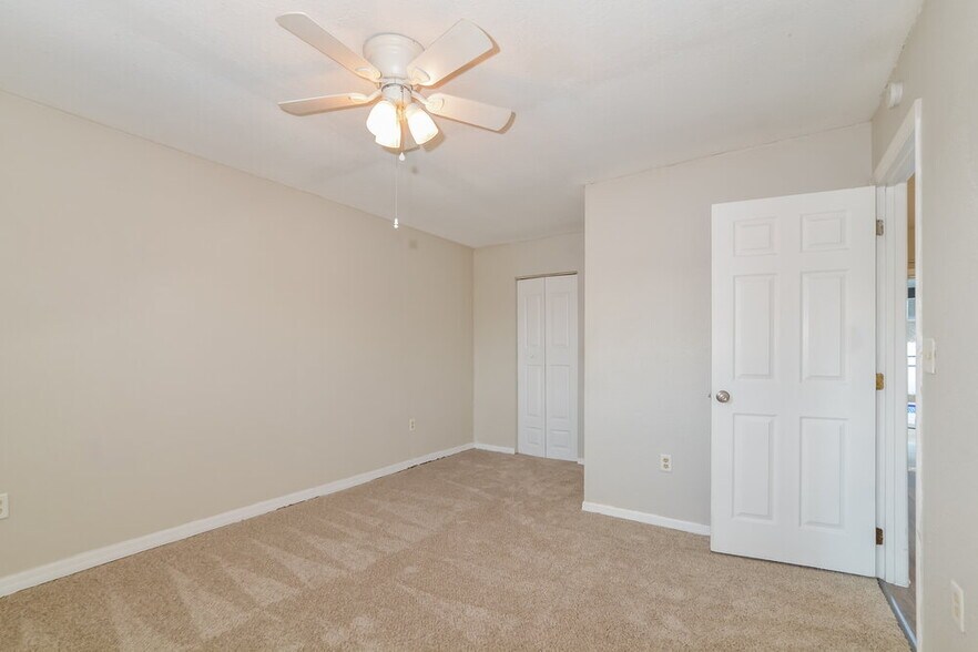 Building Photo - 648 Caribou Ct