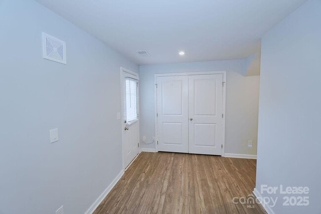 Building Photo - 808 Renee Ave