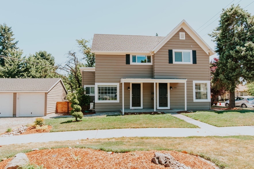 Building Photo - 1901 Douglas St
