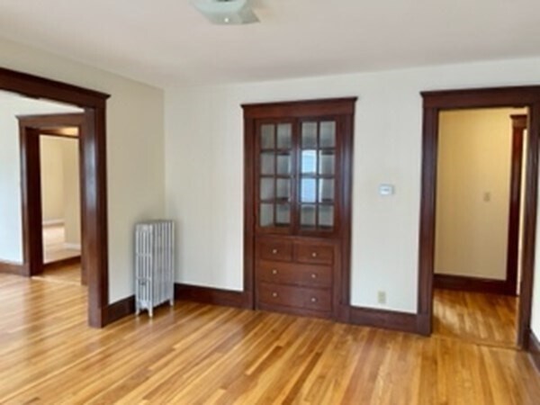 Building Photo - 33 Oak Rd
