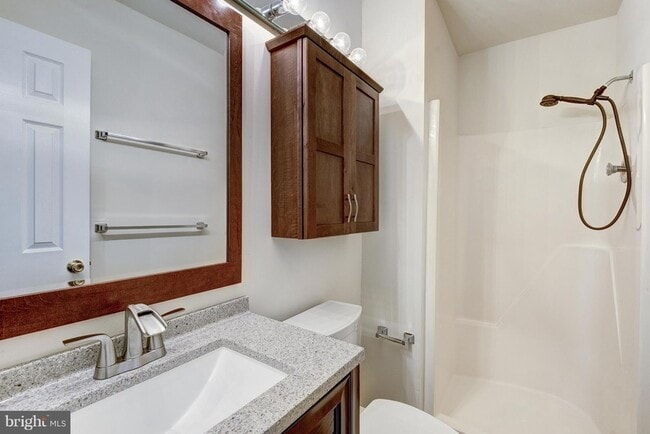 Building Photo - 1502 Farsta Ct