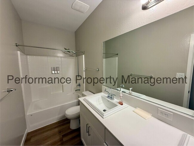 Building Photo - 7215 Canyon Creek Dr