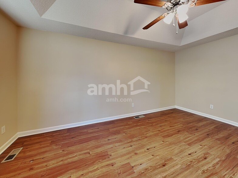Building Photo - 7209 Cedar Forest Dr