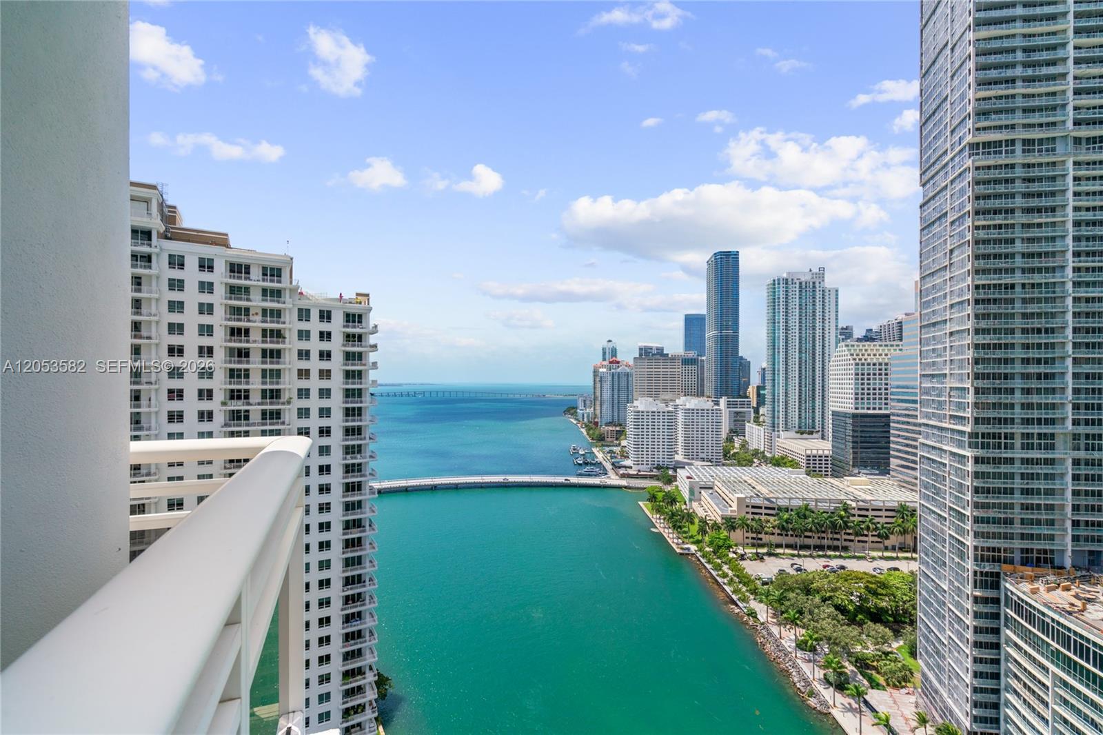Building Photo - 901 Brickell Key Blvd