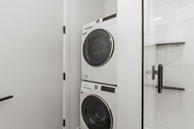 Building Photo - Coming Soon!! Beautiful 1 bed 1 bath apart...
