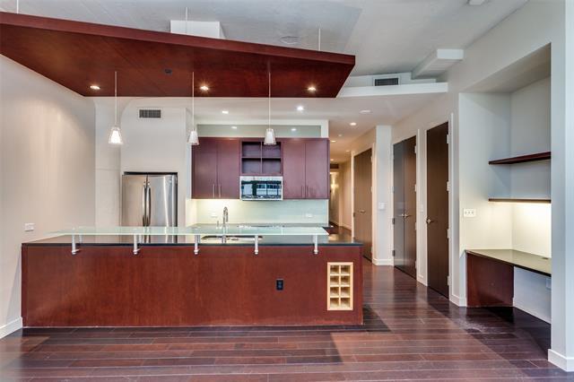 Primary Photo - 2600 W 7th St