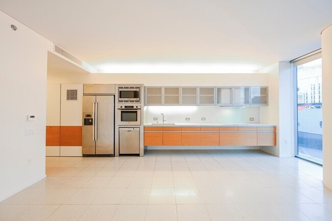 Building Photo - Studio with incredible views of the Strip!