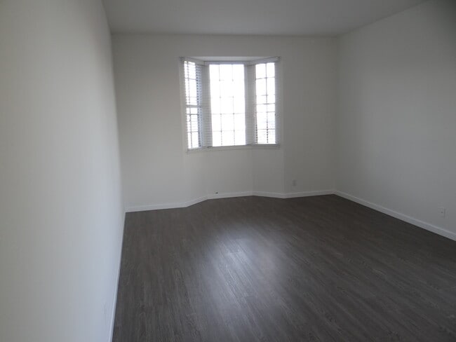 Master Bedroom - 310 Tahiti Way