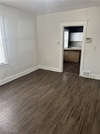 Building Photo - 10209 Elwell Ave