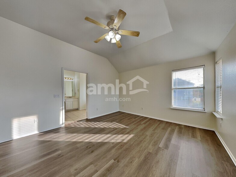 Building Photo - 4300 Brinker Ct