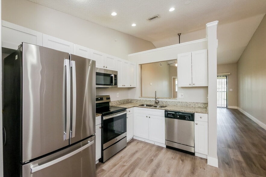 Building Photo - 2531 NW 56th Ave