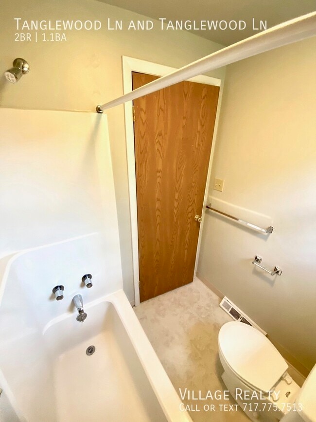 Building Photo - 442 Tanglewood Ln