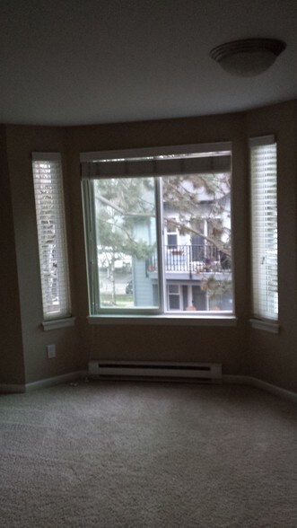 Master room - 11112 NE 124th Ln