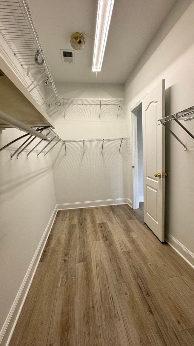 Building Photo - 16510 Bobster Ct