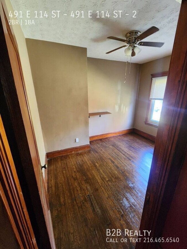 Building Photo - "Charming 2 Bed, 1 Bath Haven: Your Perfec...