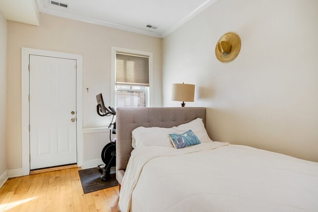 Building Photo - Live Bright in Shaw: Your Perfect One-Bedroom Awaits