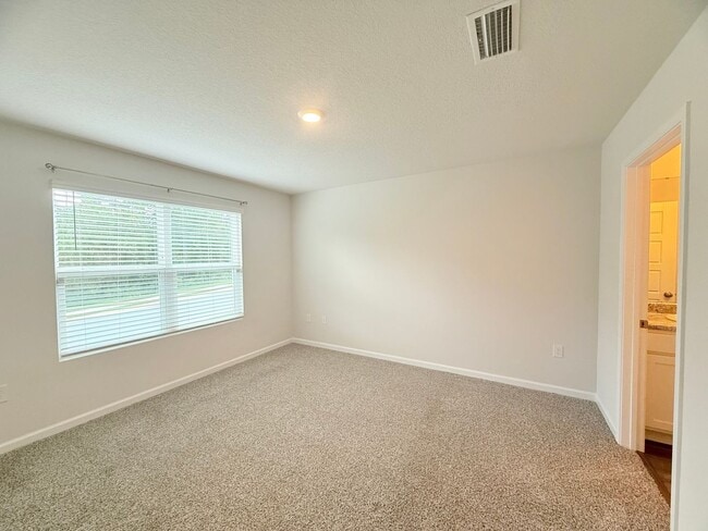 Building Photo - Modern 3-Bedroom Home in Bridlewood